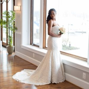 Gorgeous mermaid style, lace wedding dress